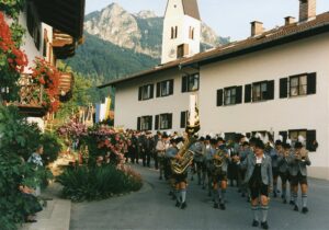 100 Jahre Fest vom Trachtenverein, Begleitung Musikkapelle Nußdorf a.Inn